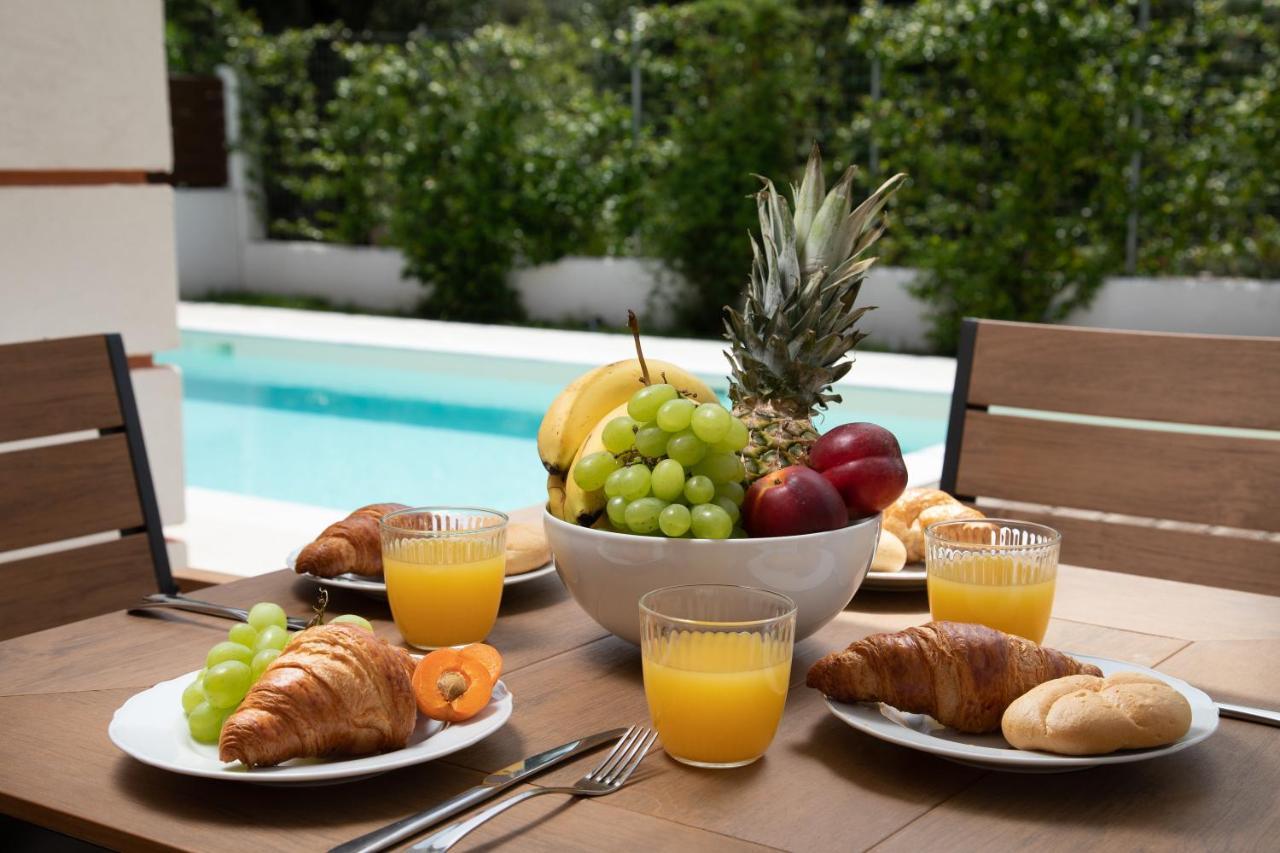 Perithia Suites Ngoại thất bức ảnh